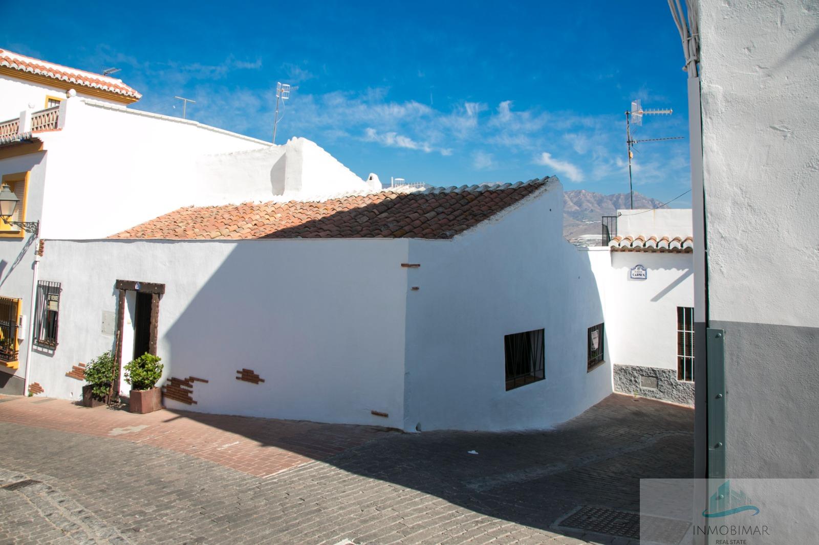 For sale of house in Salobreña