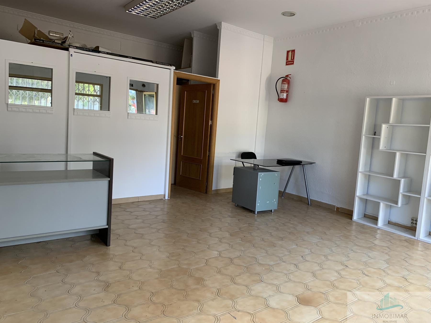 Venta de local comercial en Salobreña