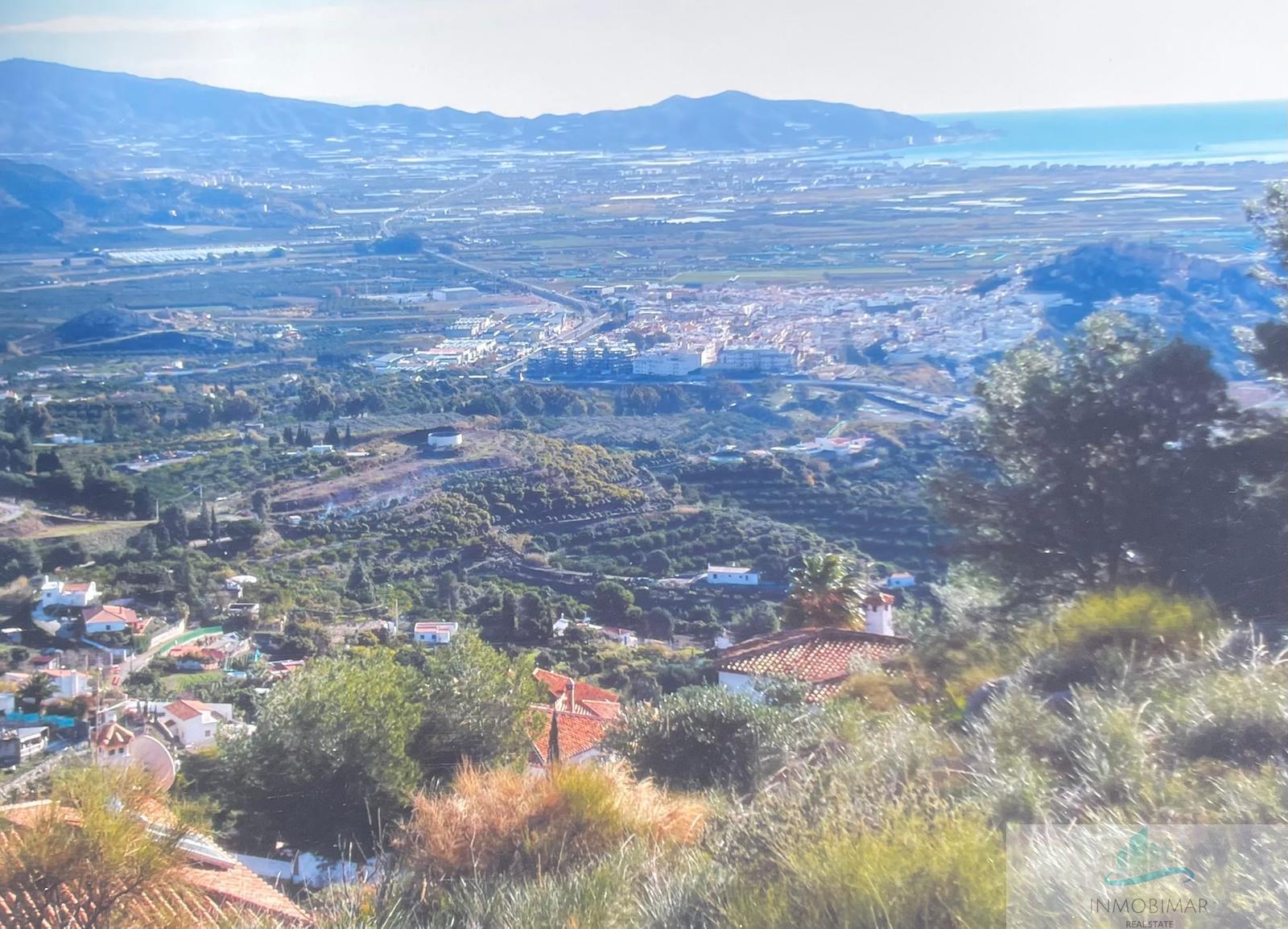 For sale of land in Salobreña