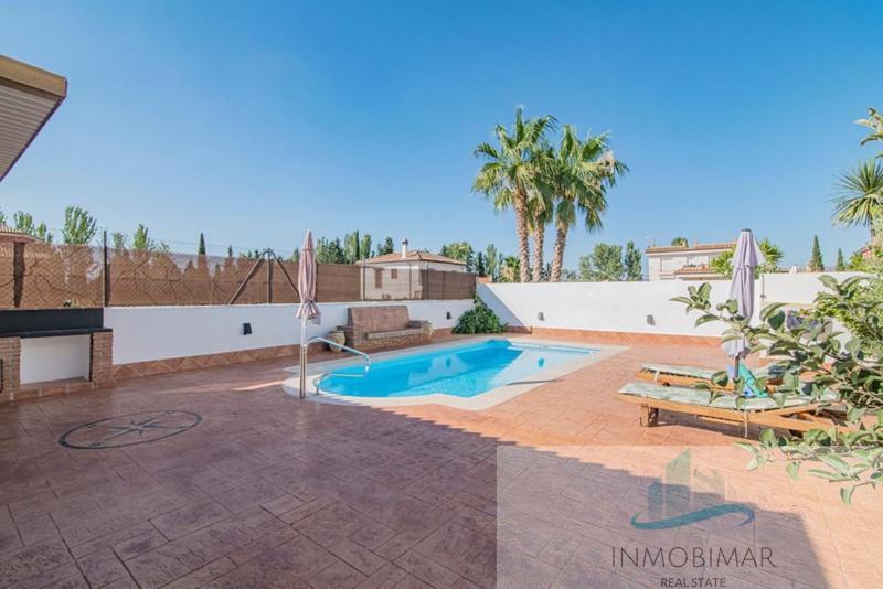 For sale of house in Otura