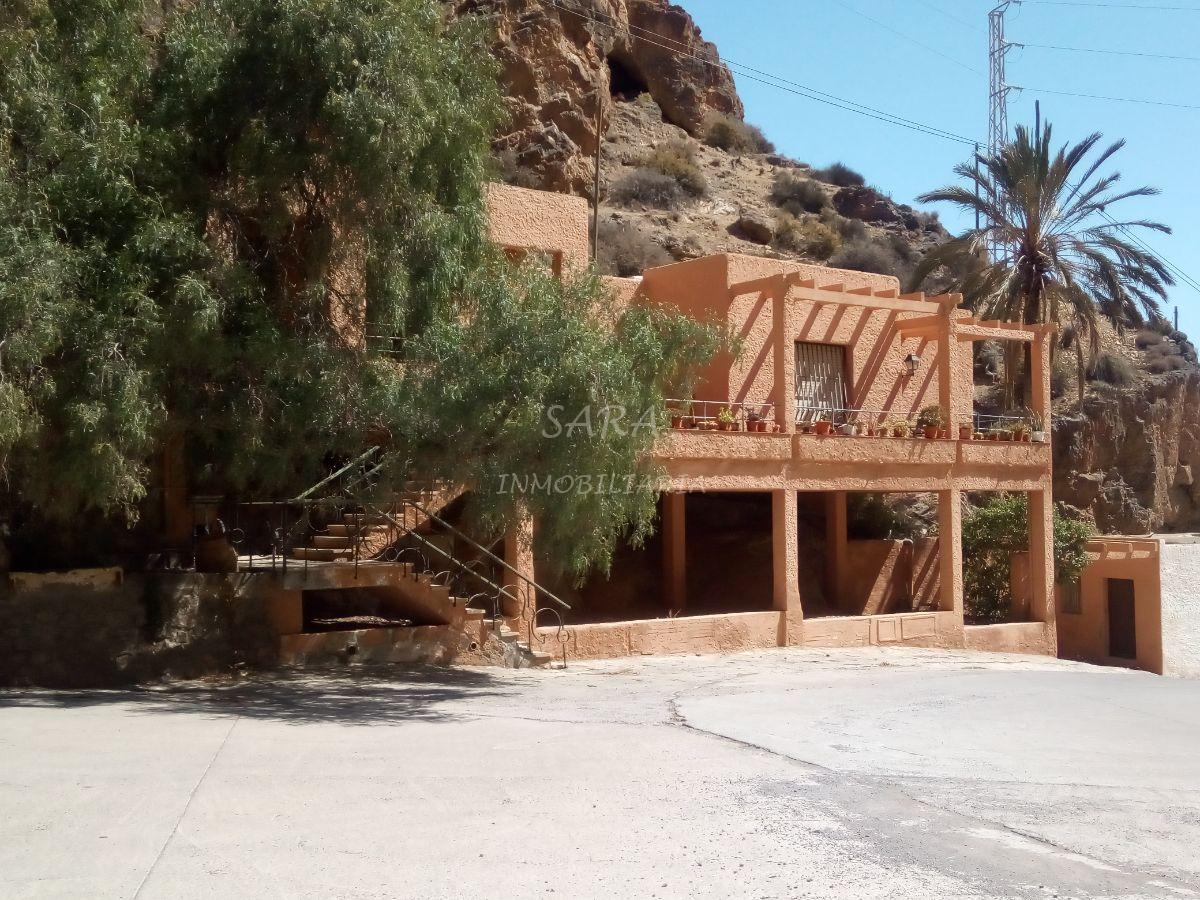 Venta de chalet en Roquetas de Mar