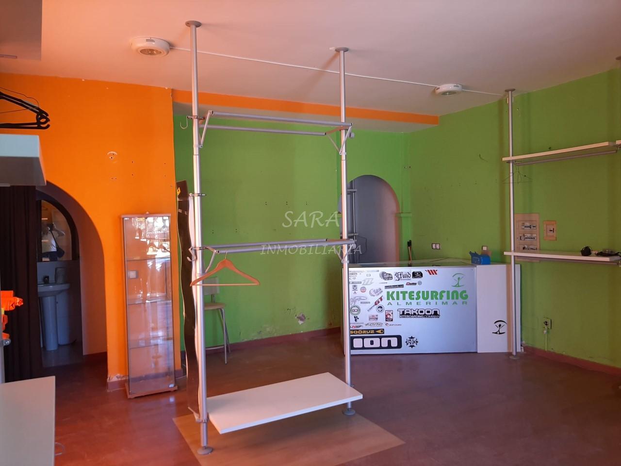 Alquiler de local comercial en Almerimar