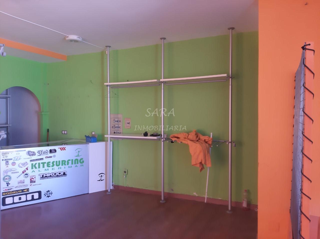 Alquiler de local comercial en Almerimar
