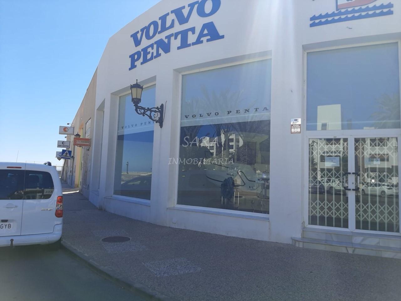 Alquiler de local comercial en Almerimar