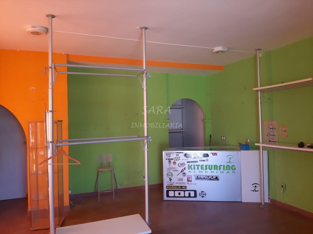 Alquiler de local comercial en Almerimar