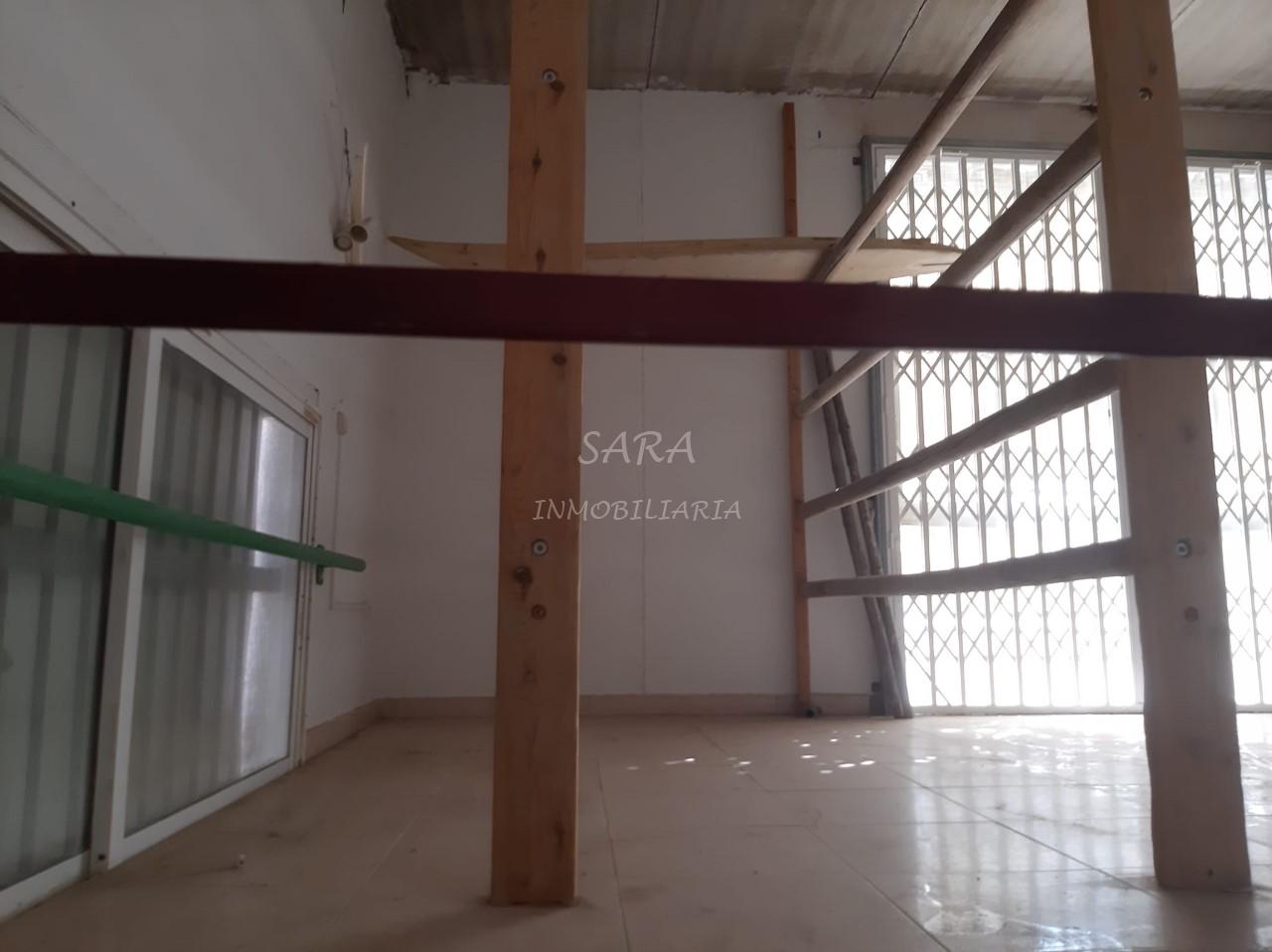 بيع من محلي في Almerimar