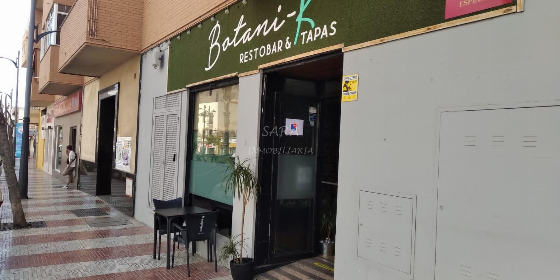 Alquiler de local comercial en Roquetas de Mar
