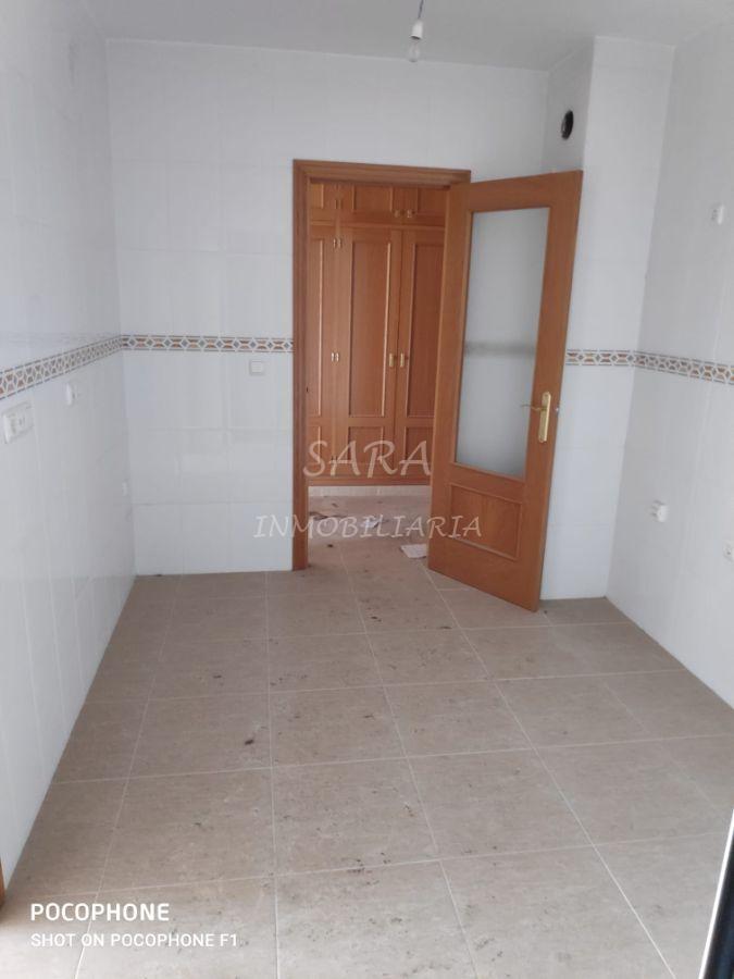 بيع من أرضية في Roquetas de Mar