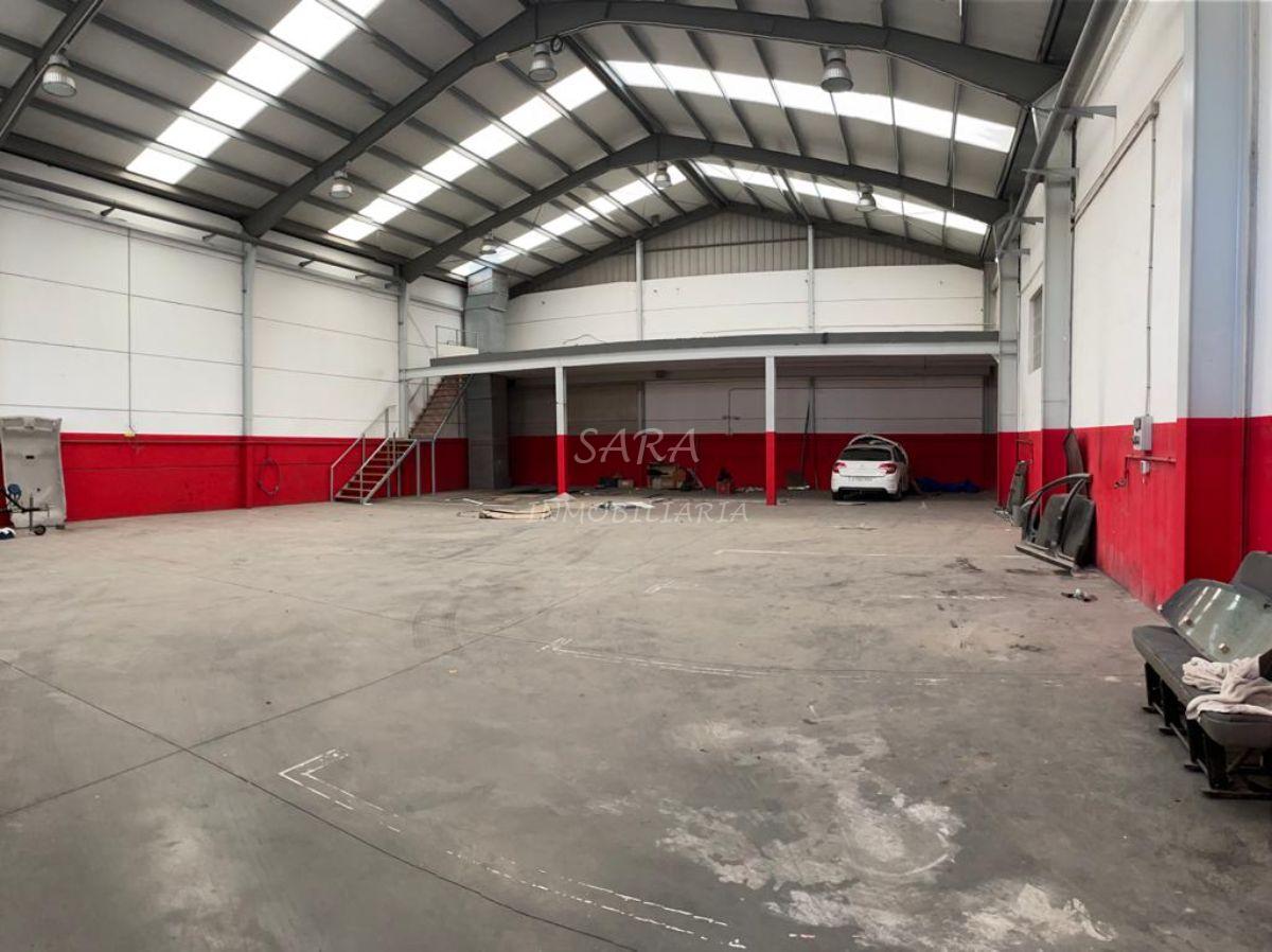 Venta de nave industrial en Roquetas de Mar