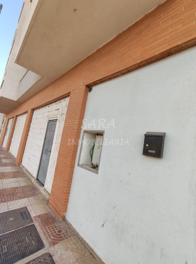 Venta de local comercial en Roquetas de Mar