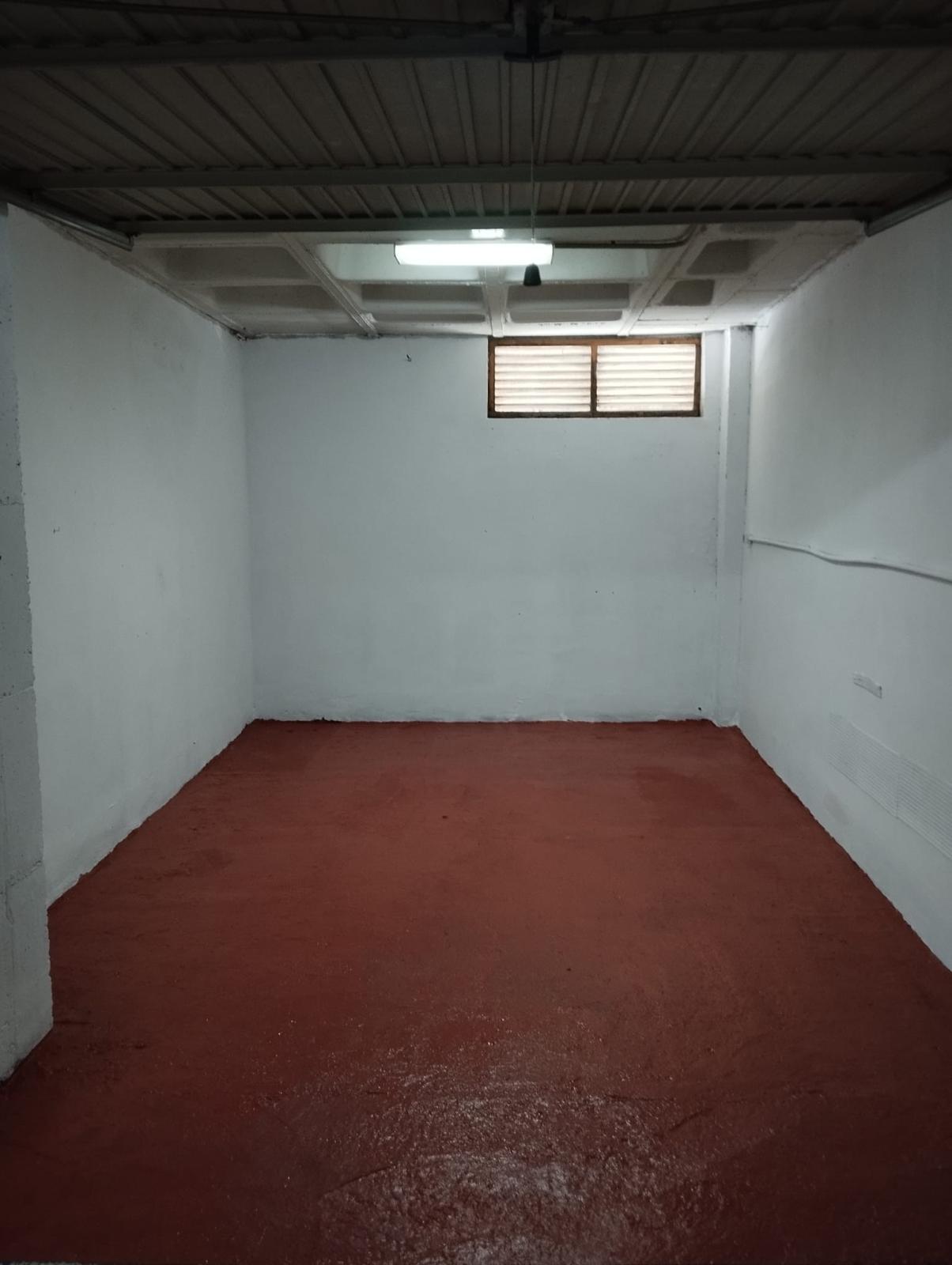 For sale of garage in San Fernando