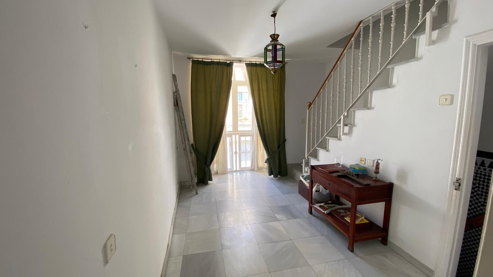 For sale of house in San Fernando