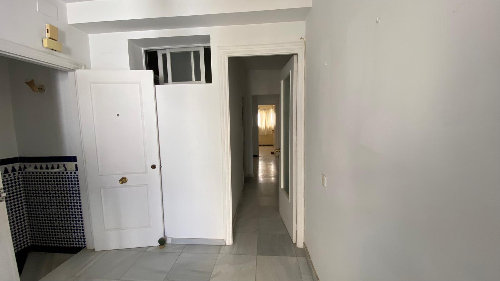 For sale of house in San Fernando