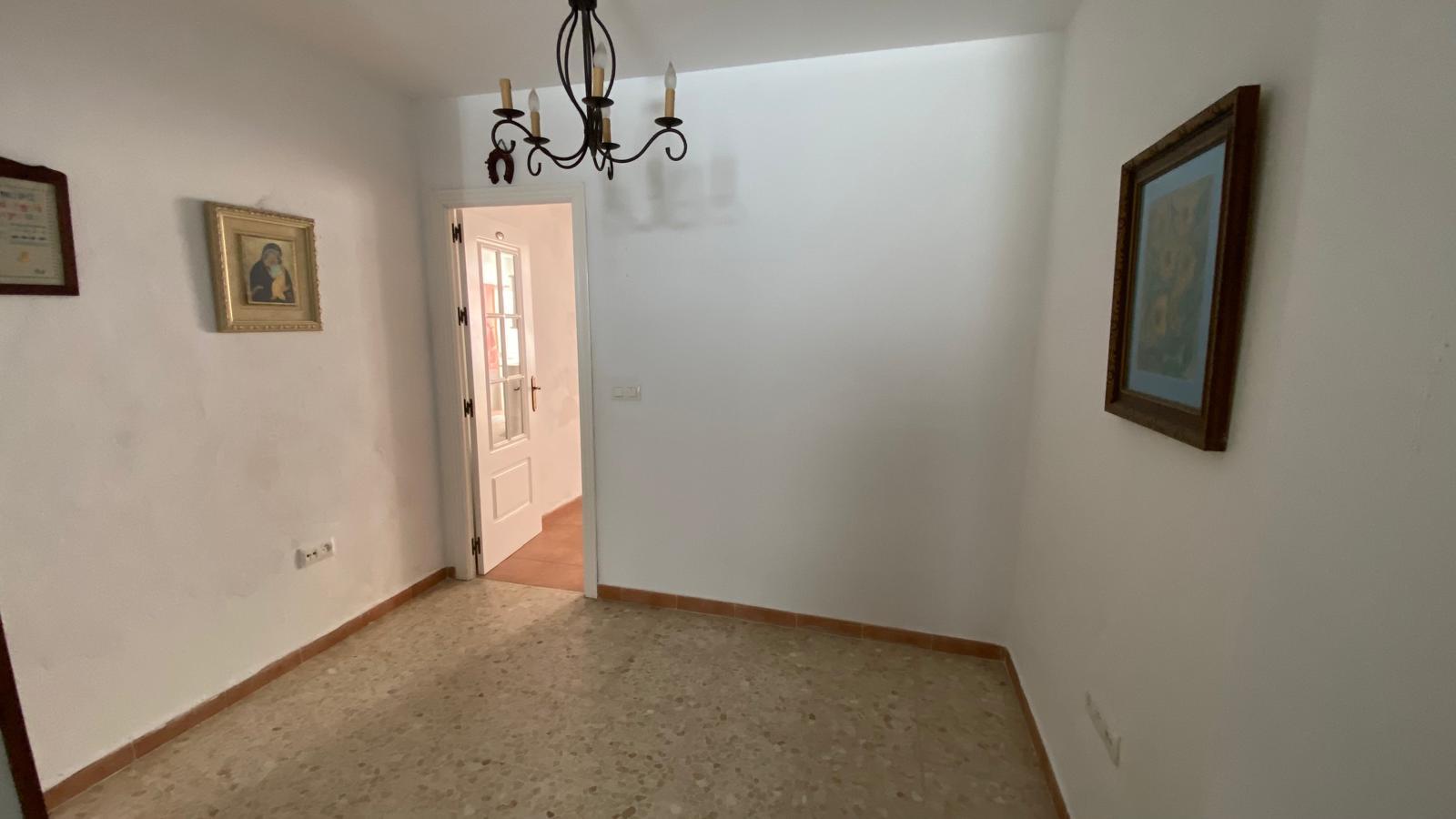 For sale of house in San Fernando