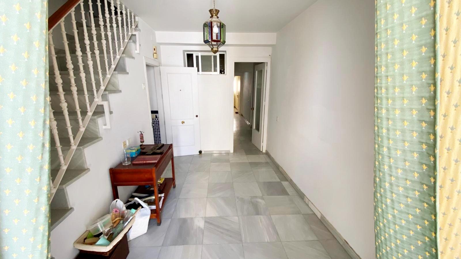 For sale of house in San Fernando