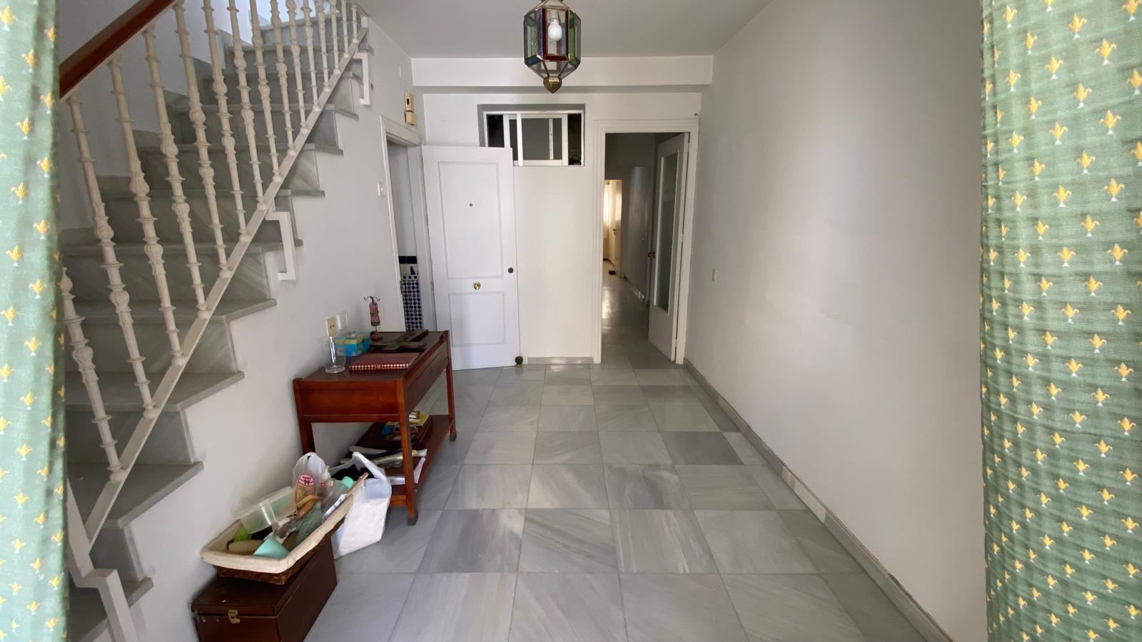 For sale of house in San Fernando