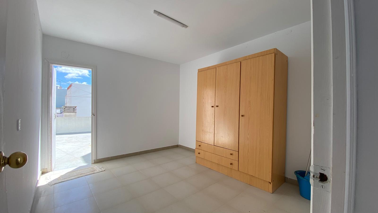 For sale of house in San Fernando