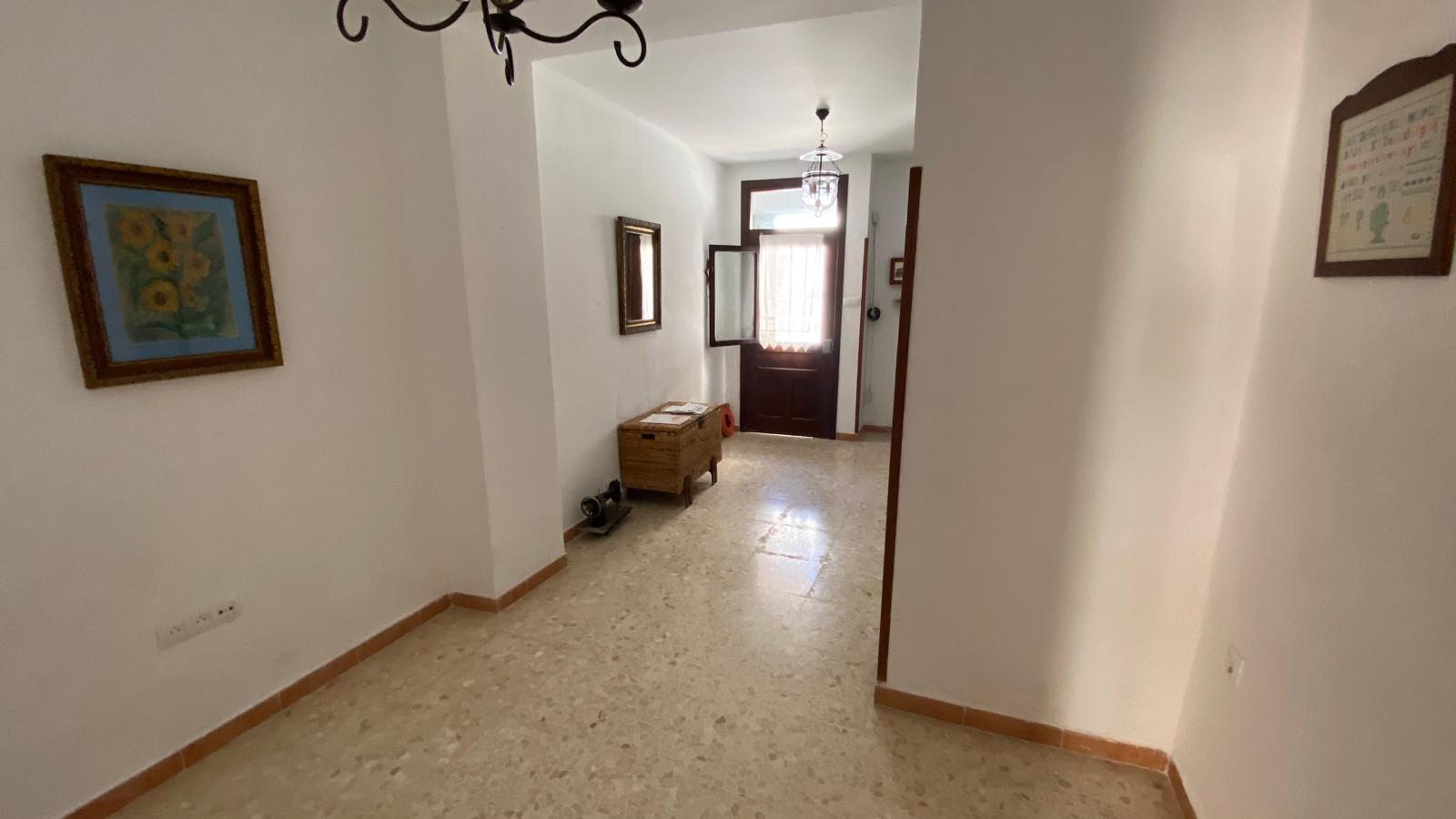 For sale of house in San Fernando