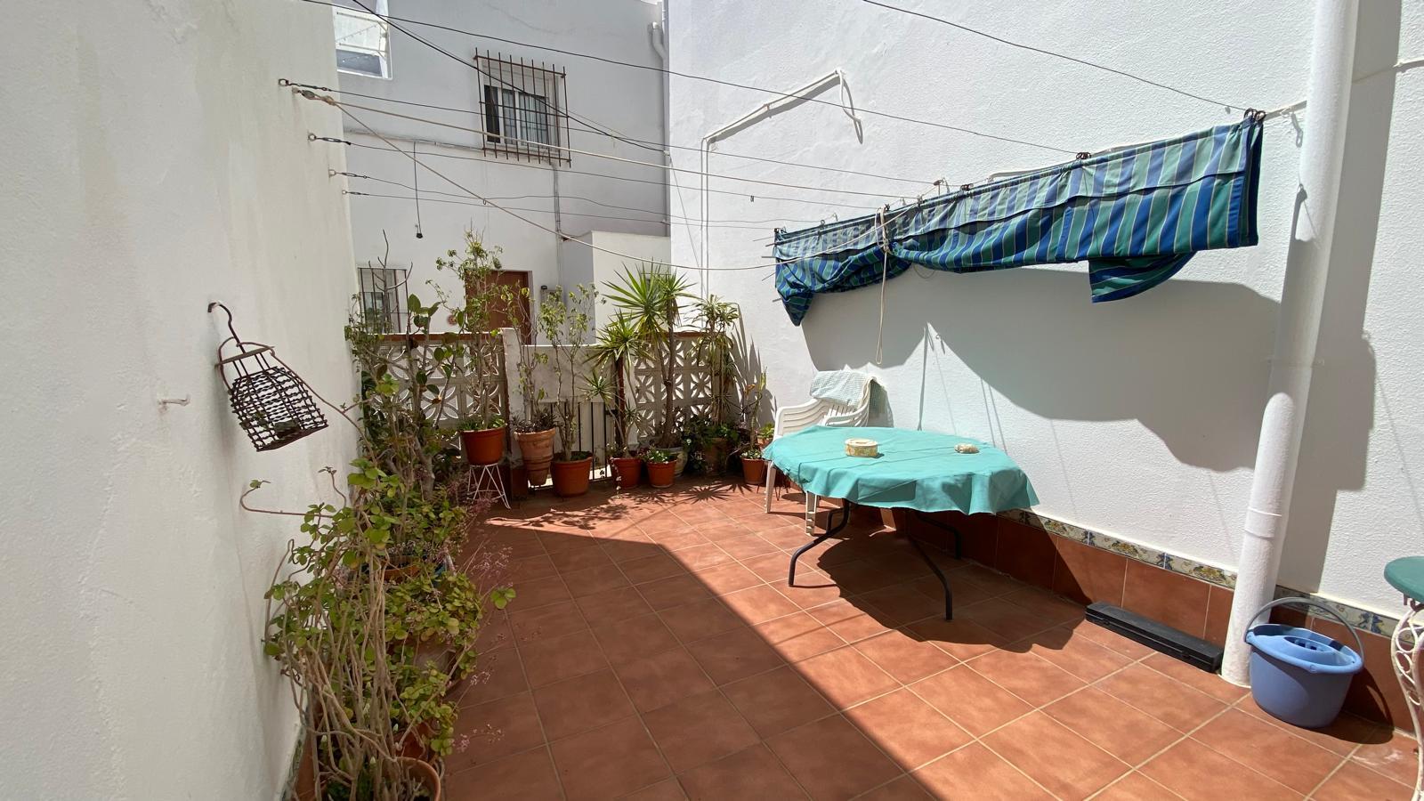 For sale of house in San Fernando
