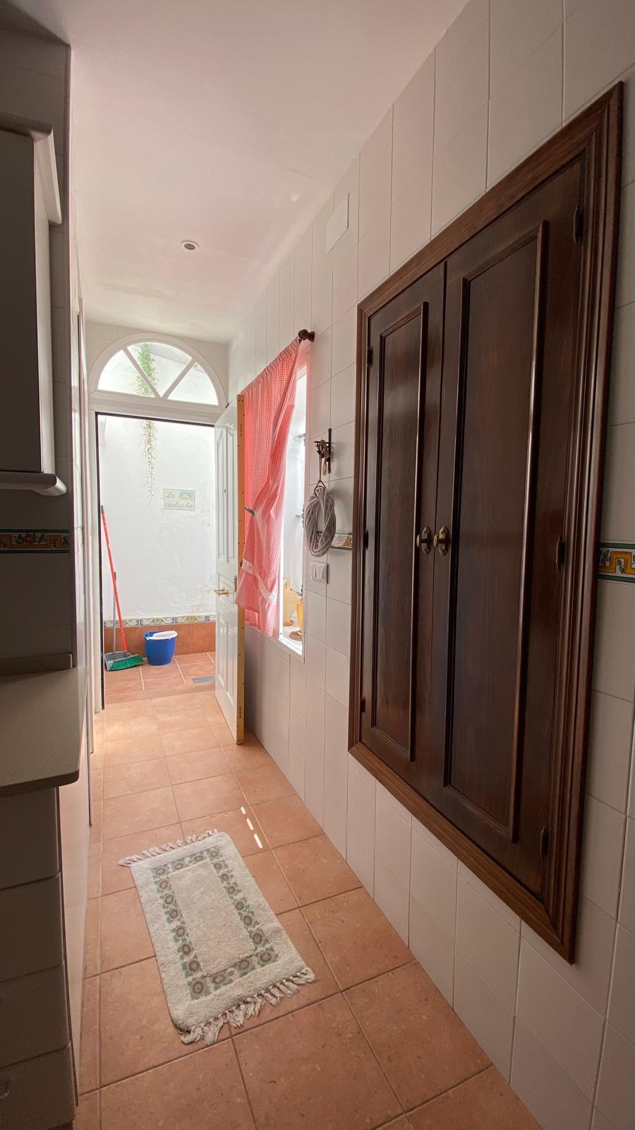 For sale of house in San Fernando
