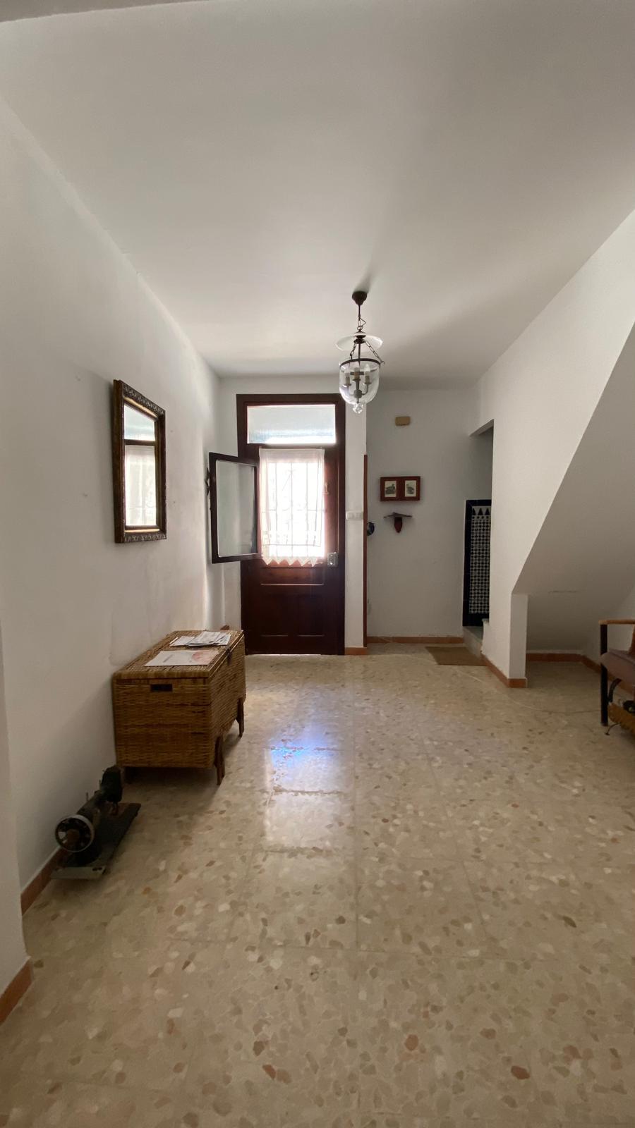 For sale of house in San Fernando