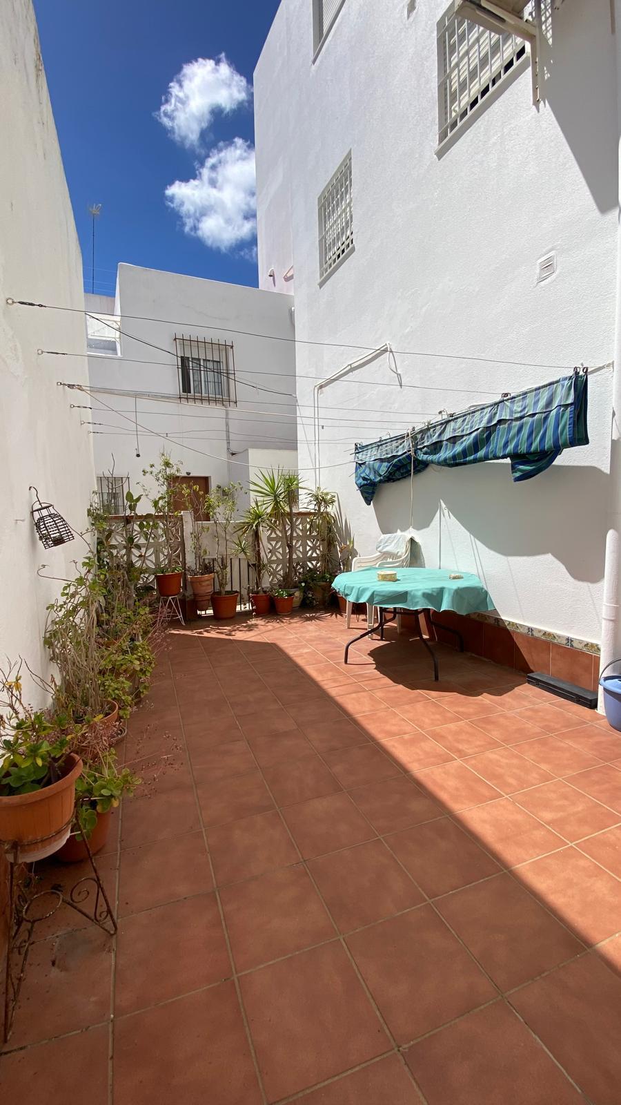 For sale of house in San Fernando
