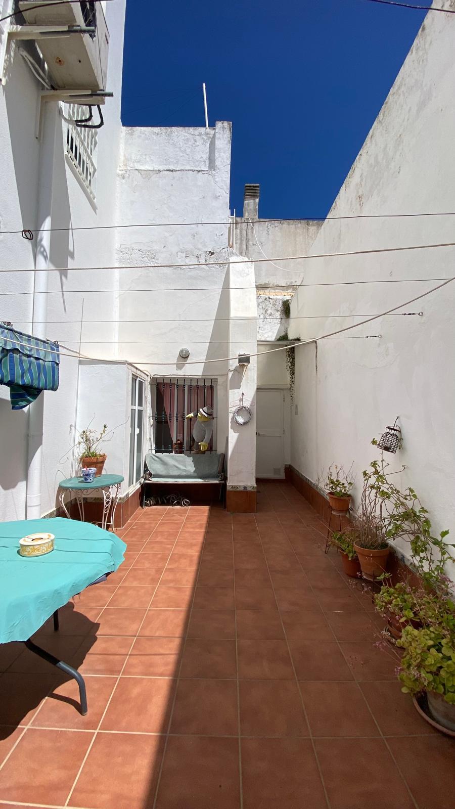 For sale of house in San Fernando