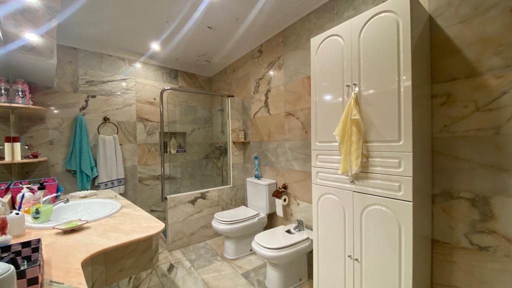 For sale of house in San Fernando