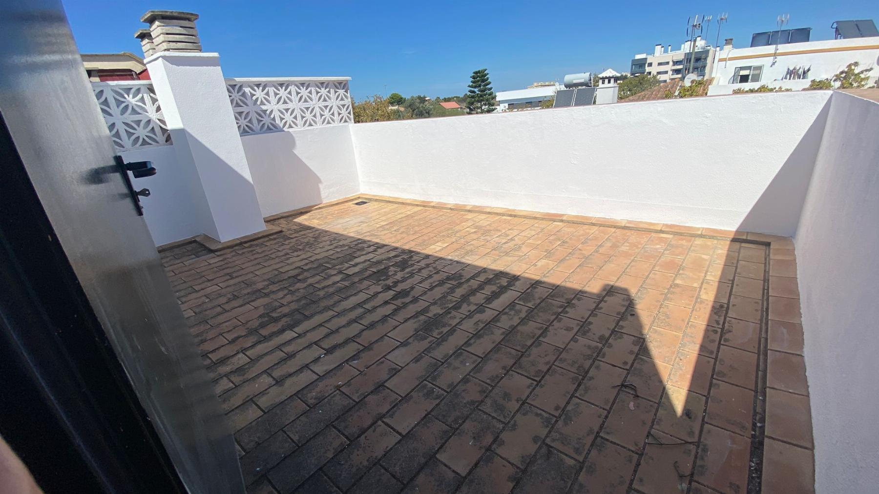For sale of house in San Fernando