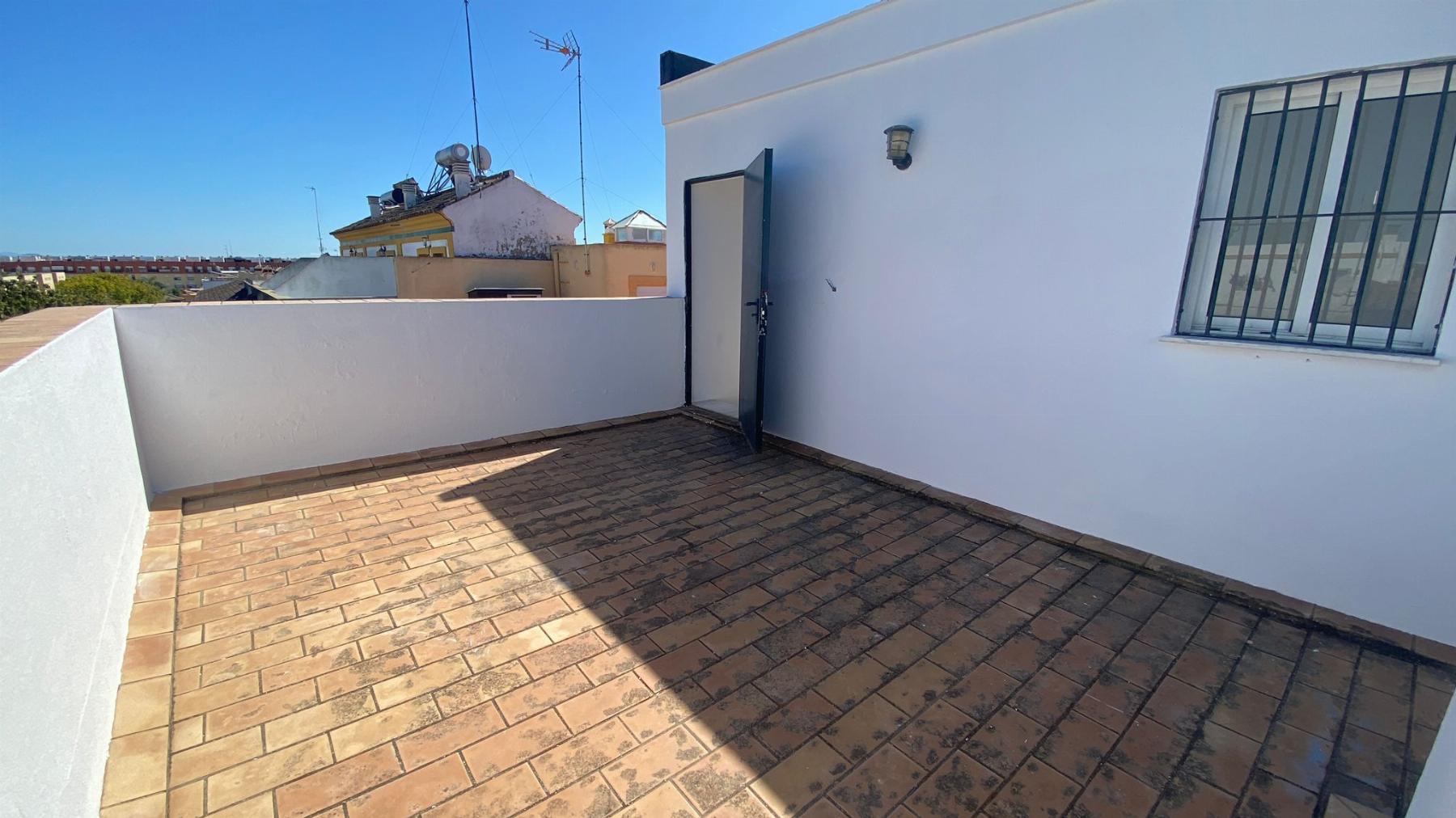 For sale of house in San Fernando