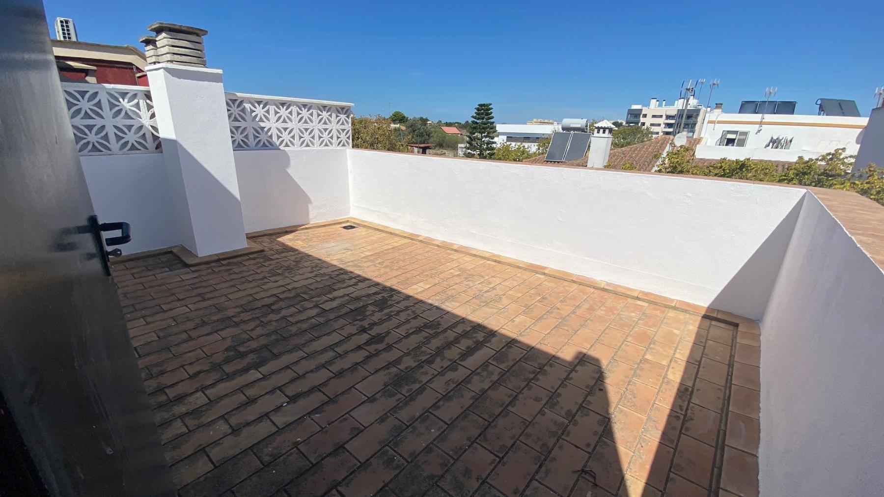 For sale of house in San Fernando