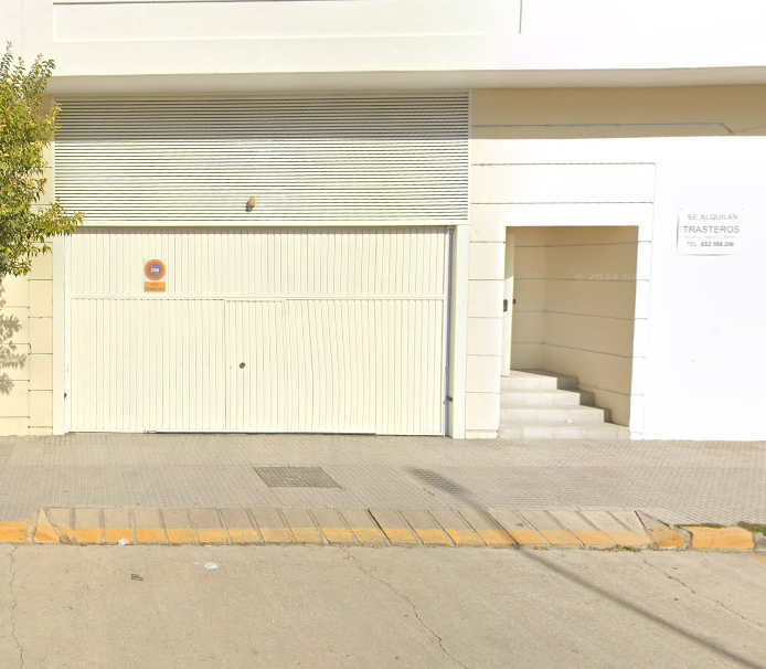 For sale of garage in San Fernando