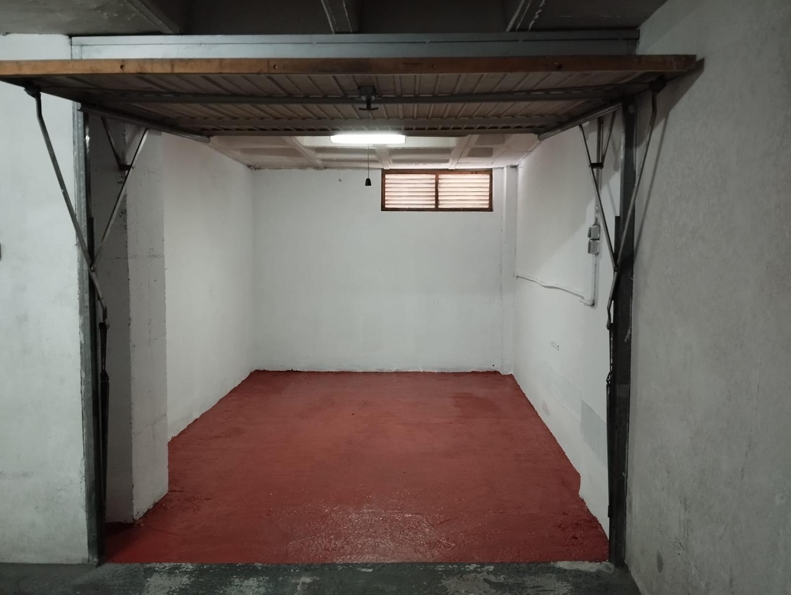 For sale of garage in San Fernando