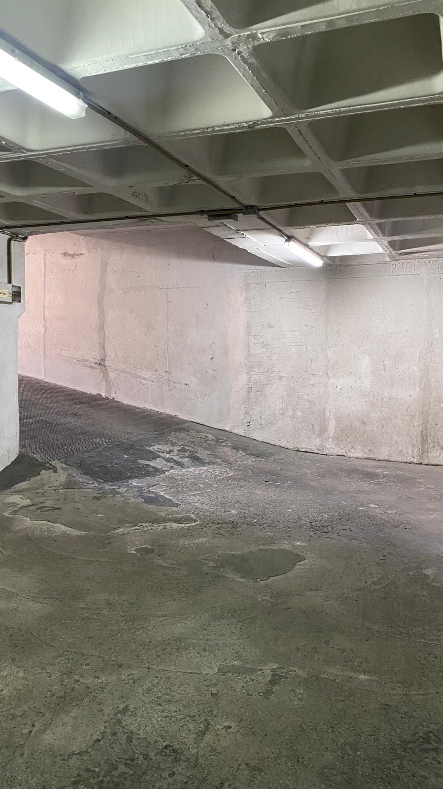 For sale of garage in San Fernando