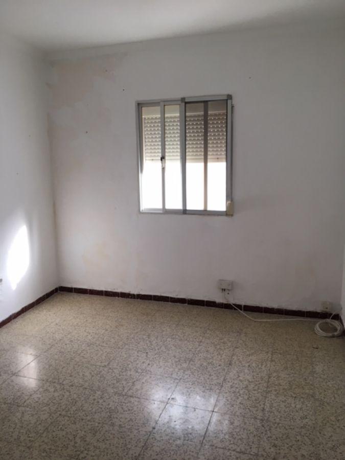 For sale of house in San Fernando