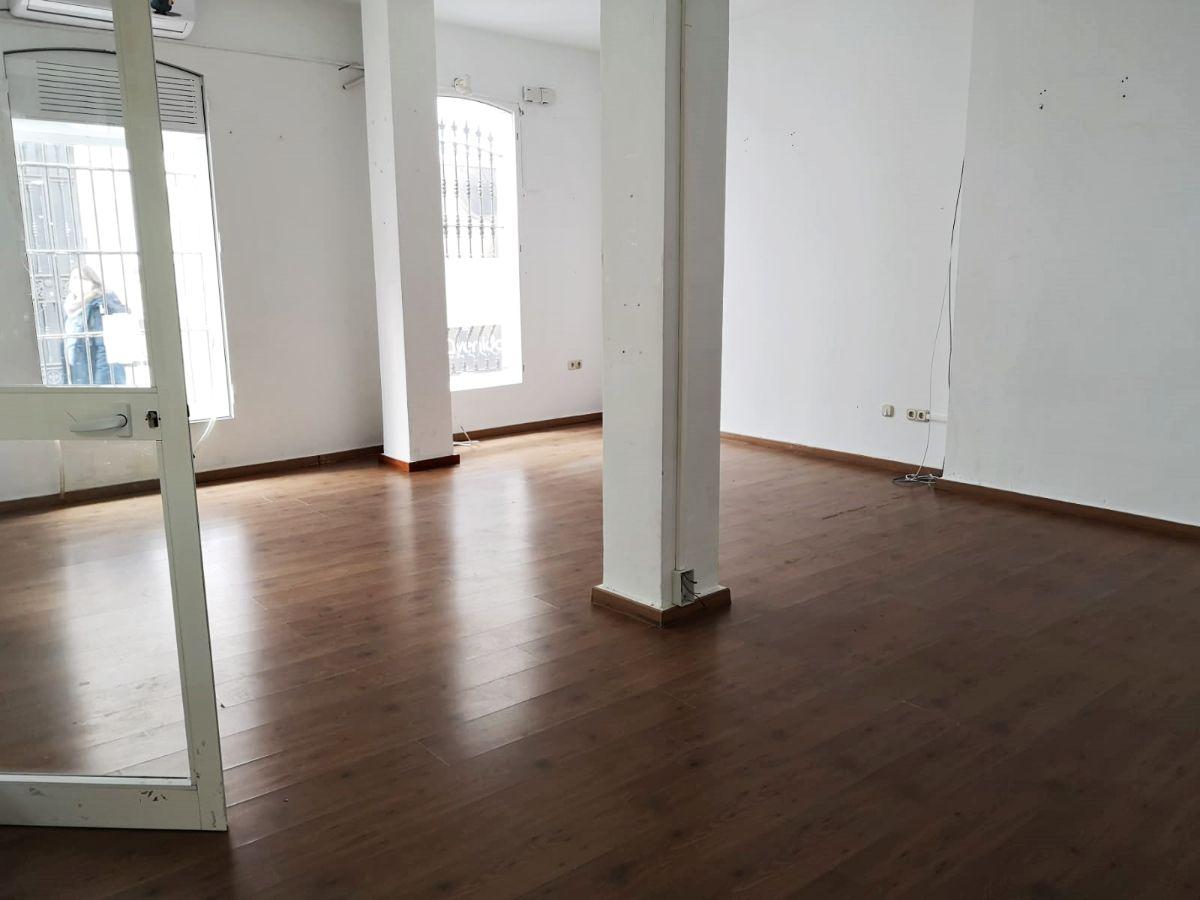 For rent of commercial in San Fernando
