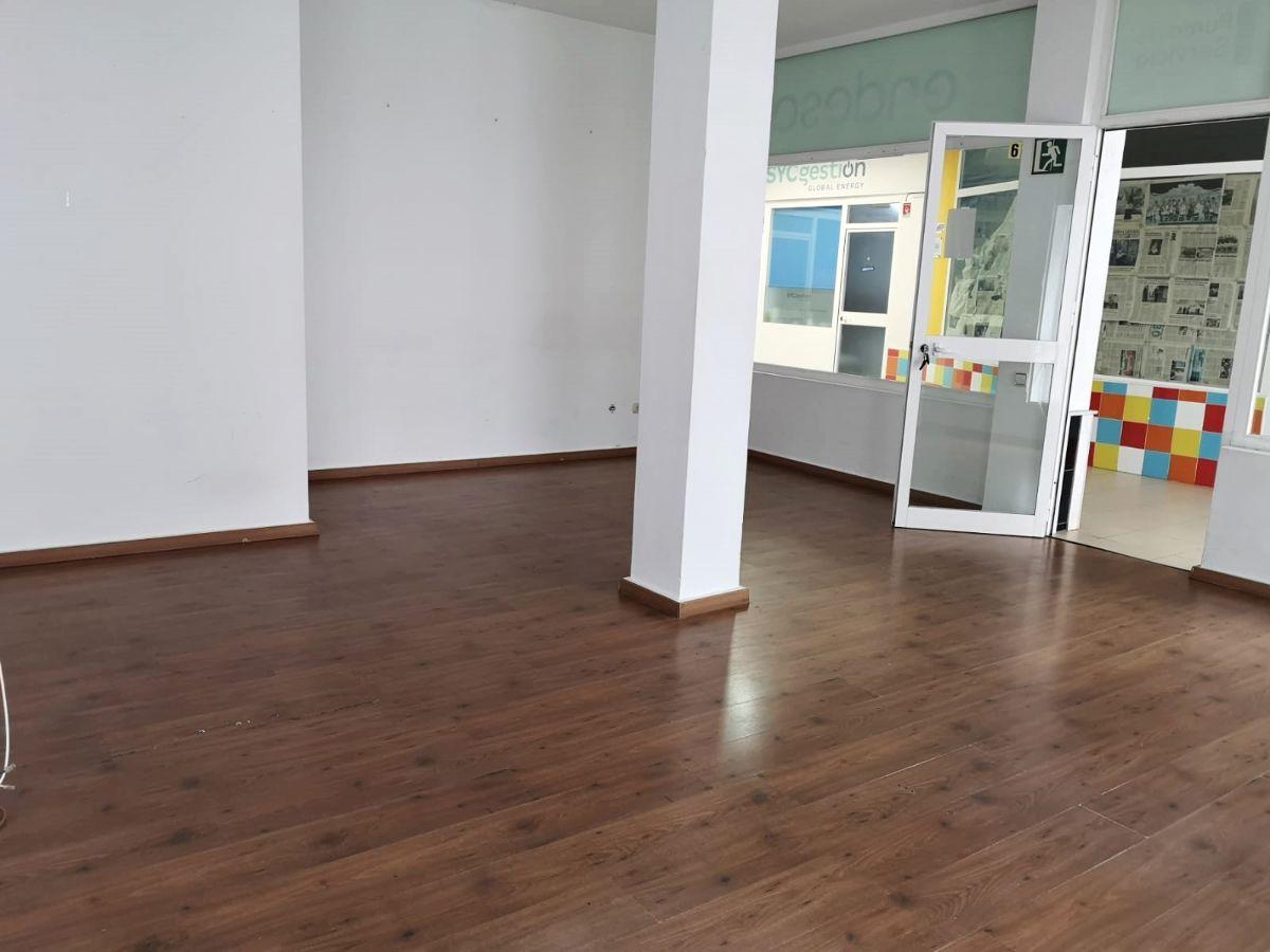 For rent of commercial in San Fernando