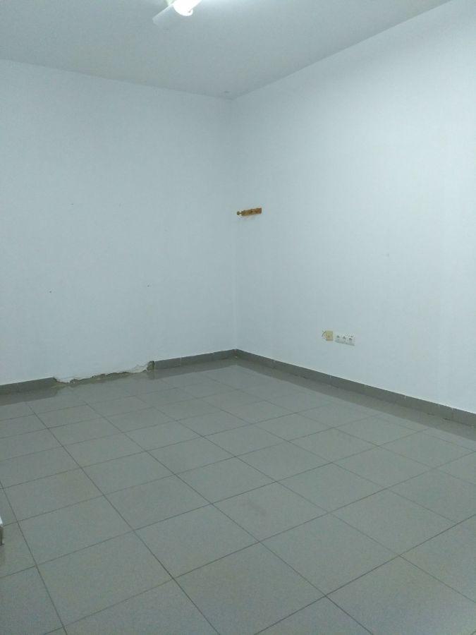 For rent of commercial in San Fernando