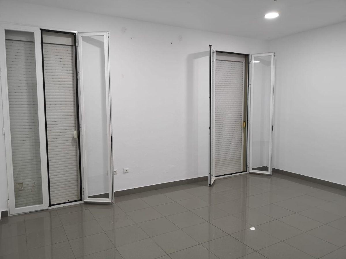 For rent of commercial in San Fernando