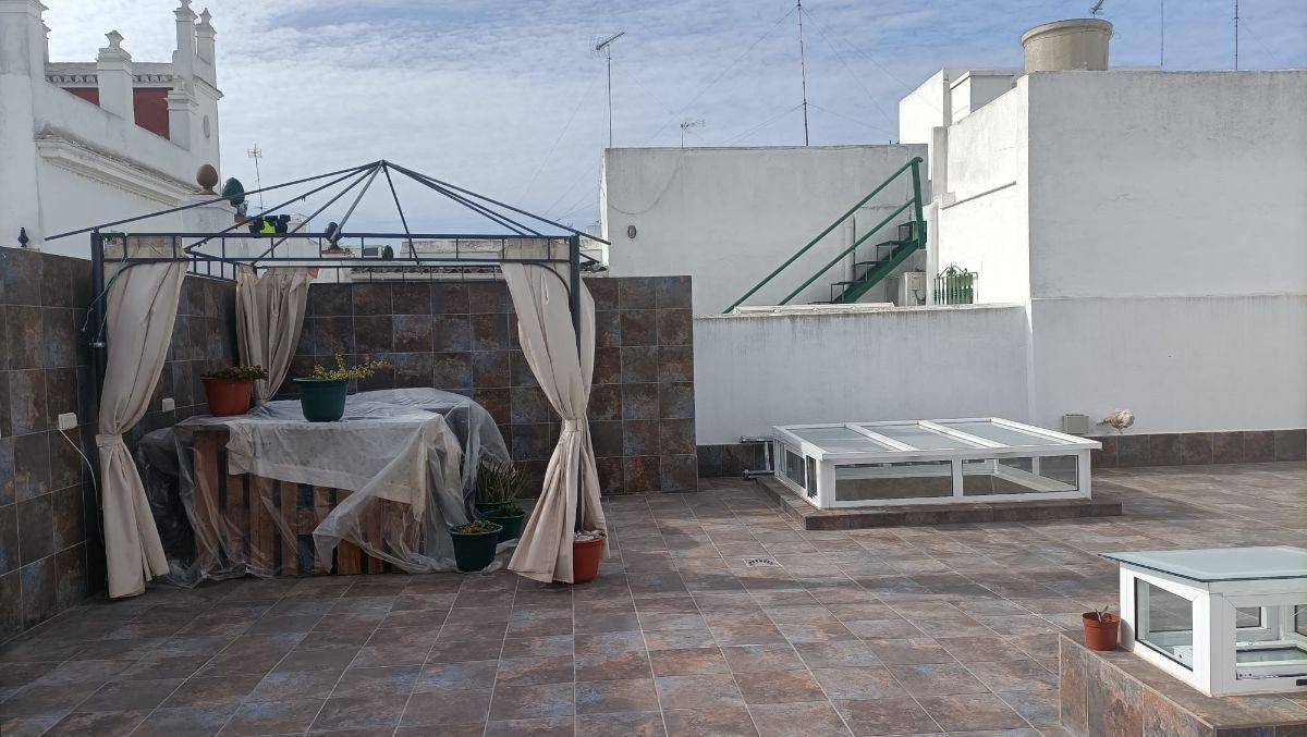 For sale of house in San Fernando