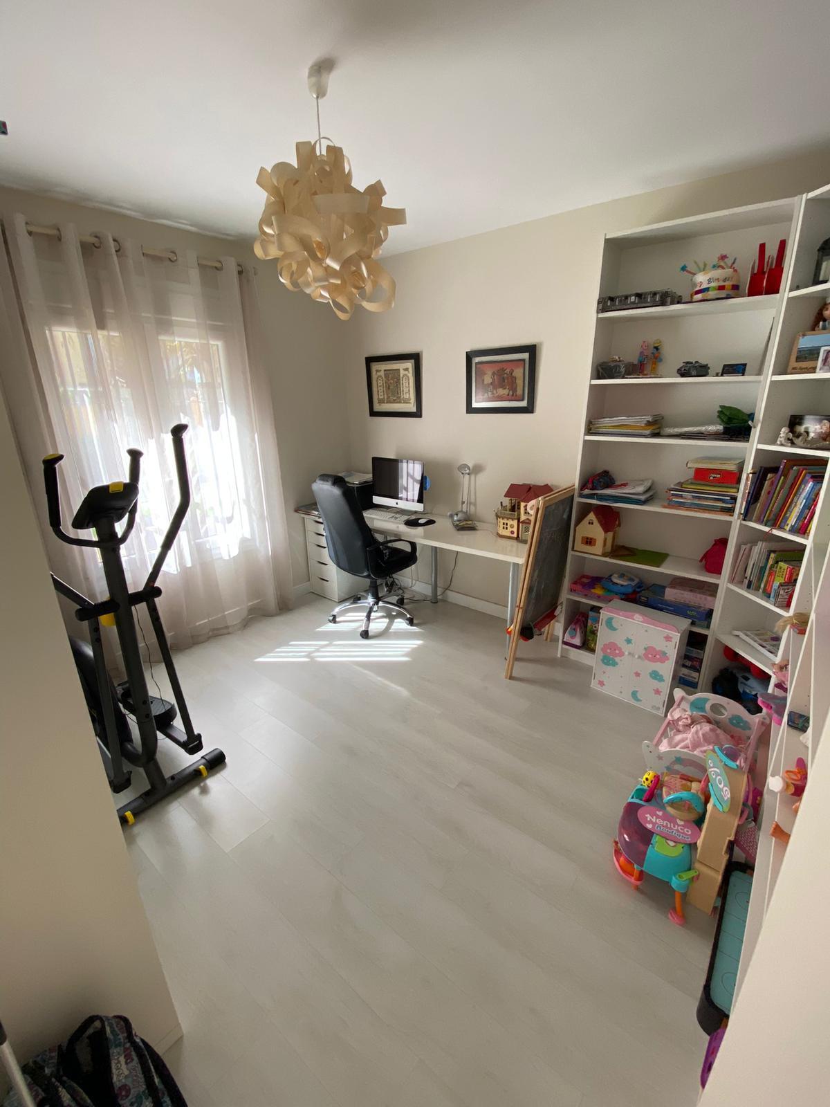 For sale of house in San Fernando