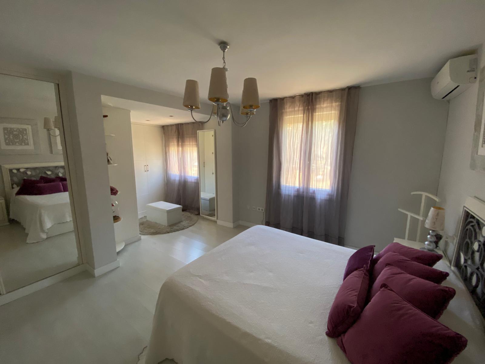 For sale of house in San Fernando