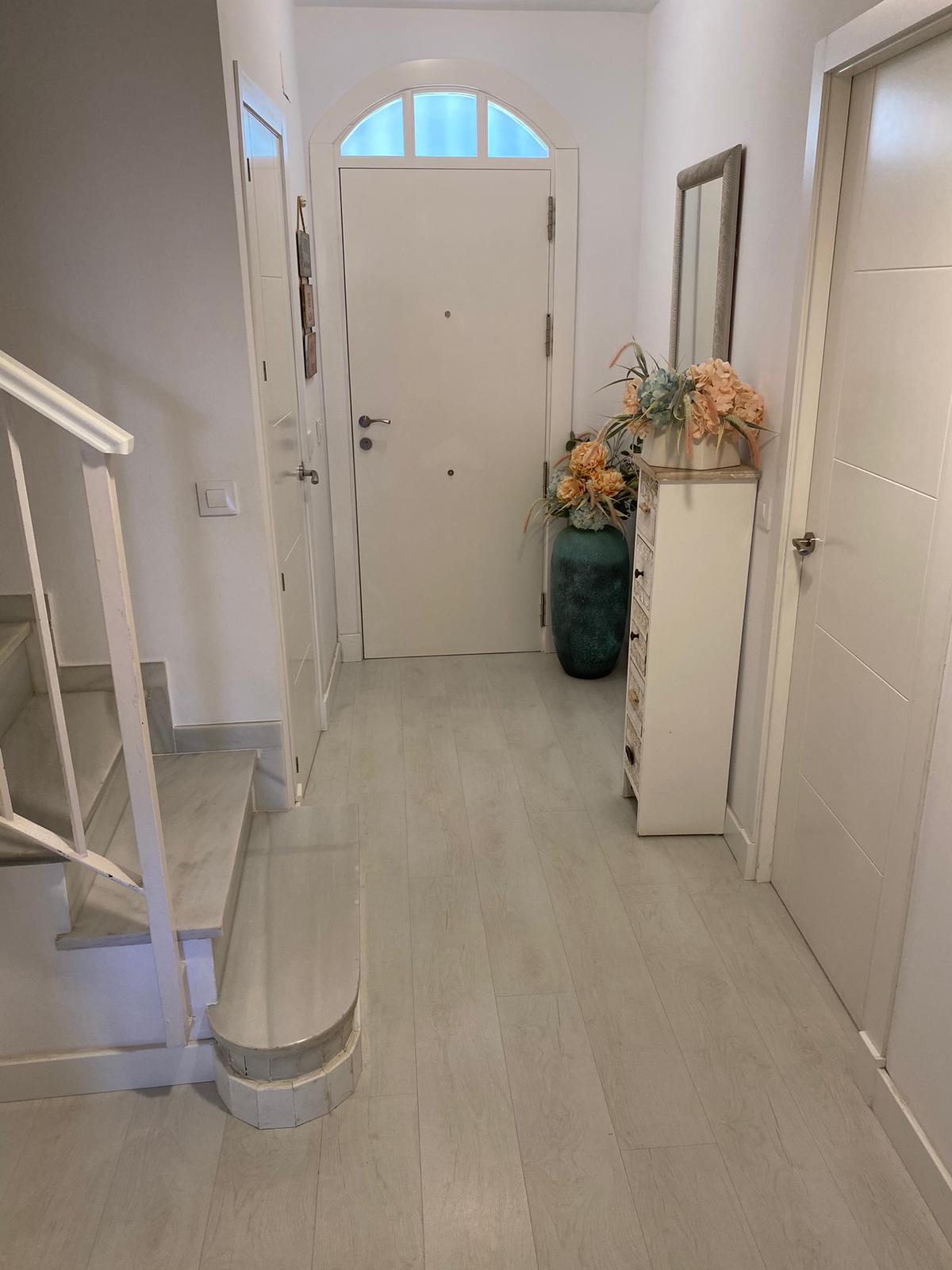 For sale of house in San Fernando