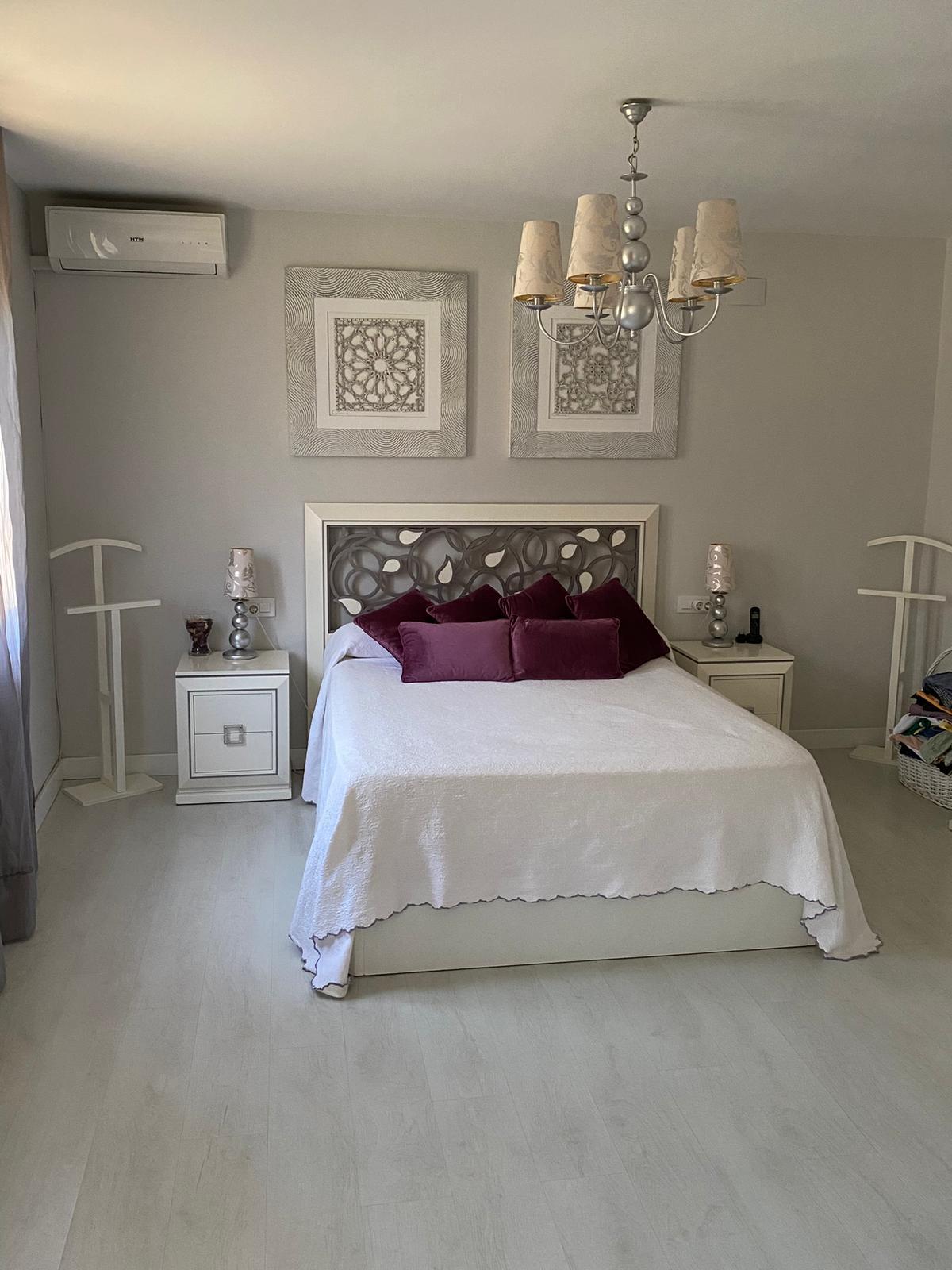 For sale of house in San Fernando
