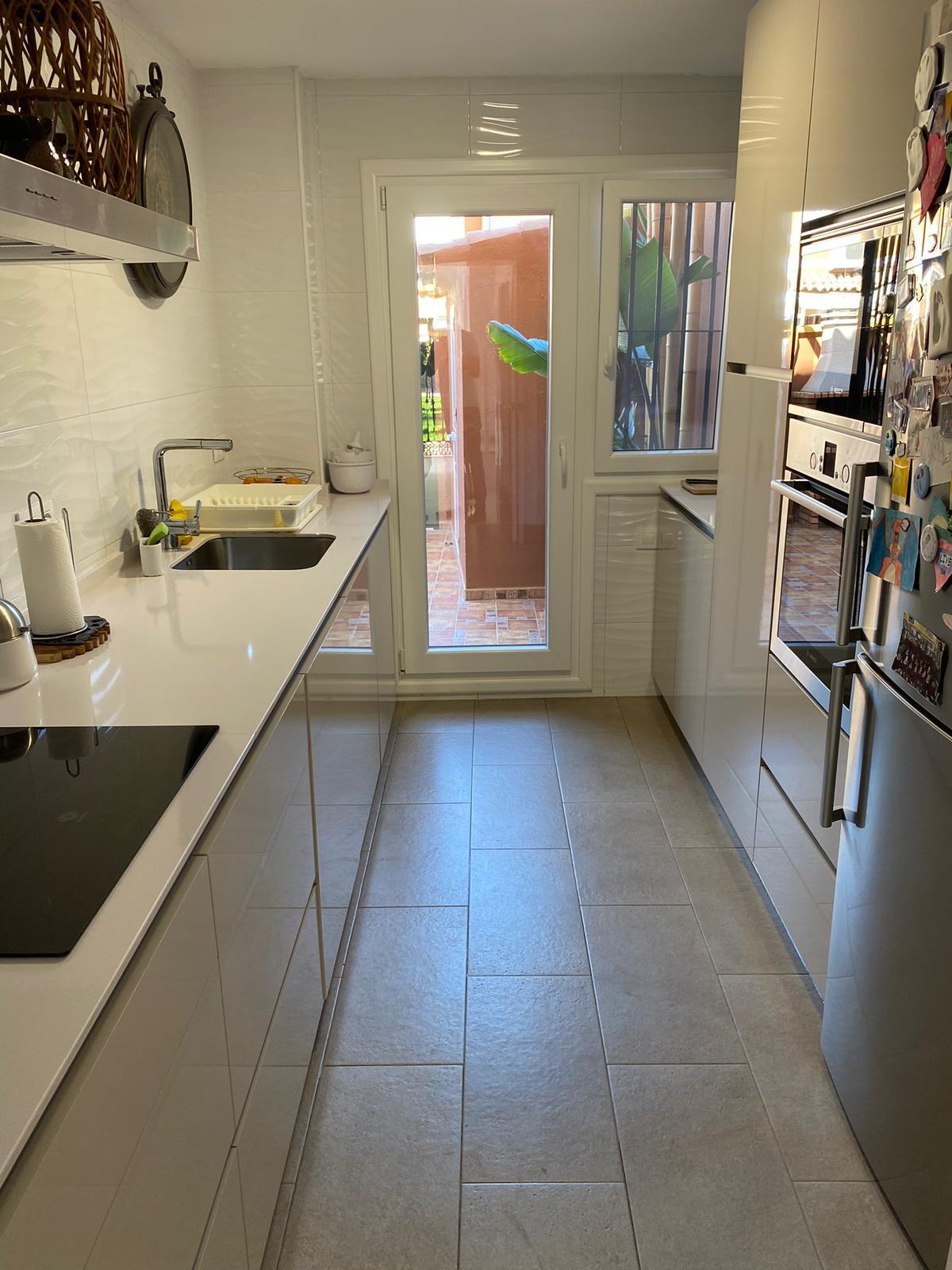 For sale of house in San Fernando