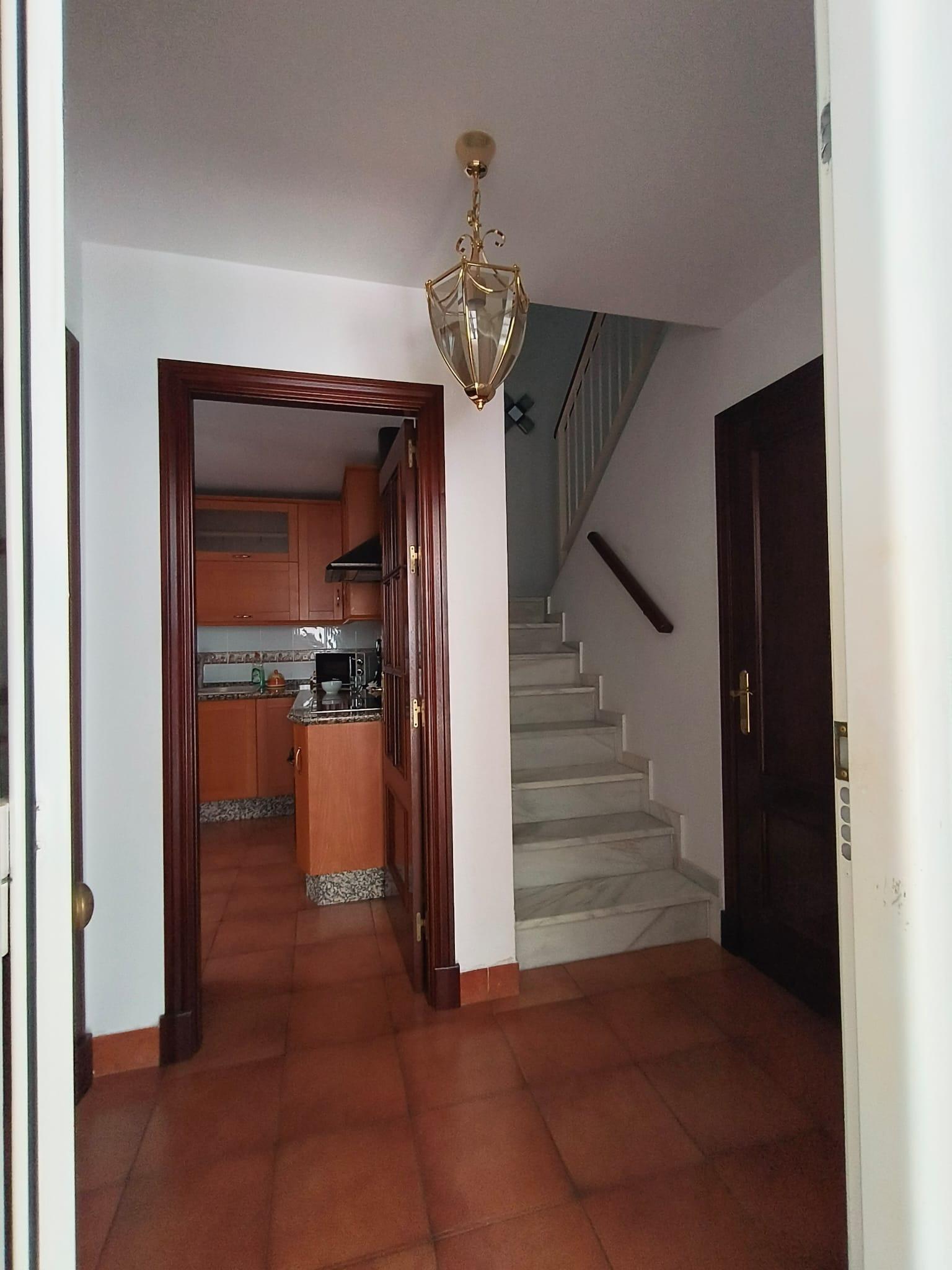 For sale of house in San Fernando