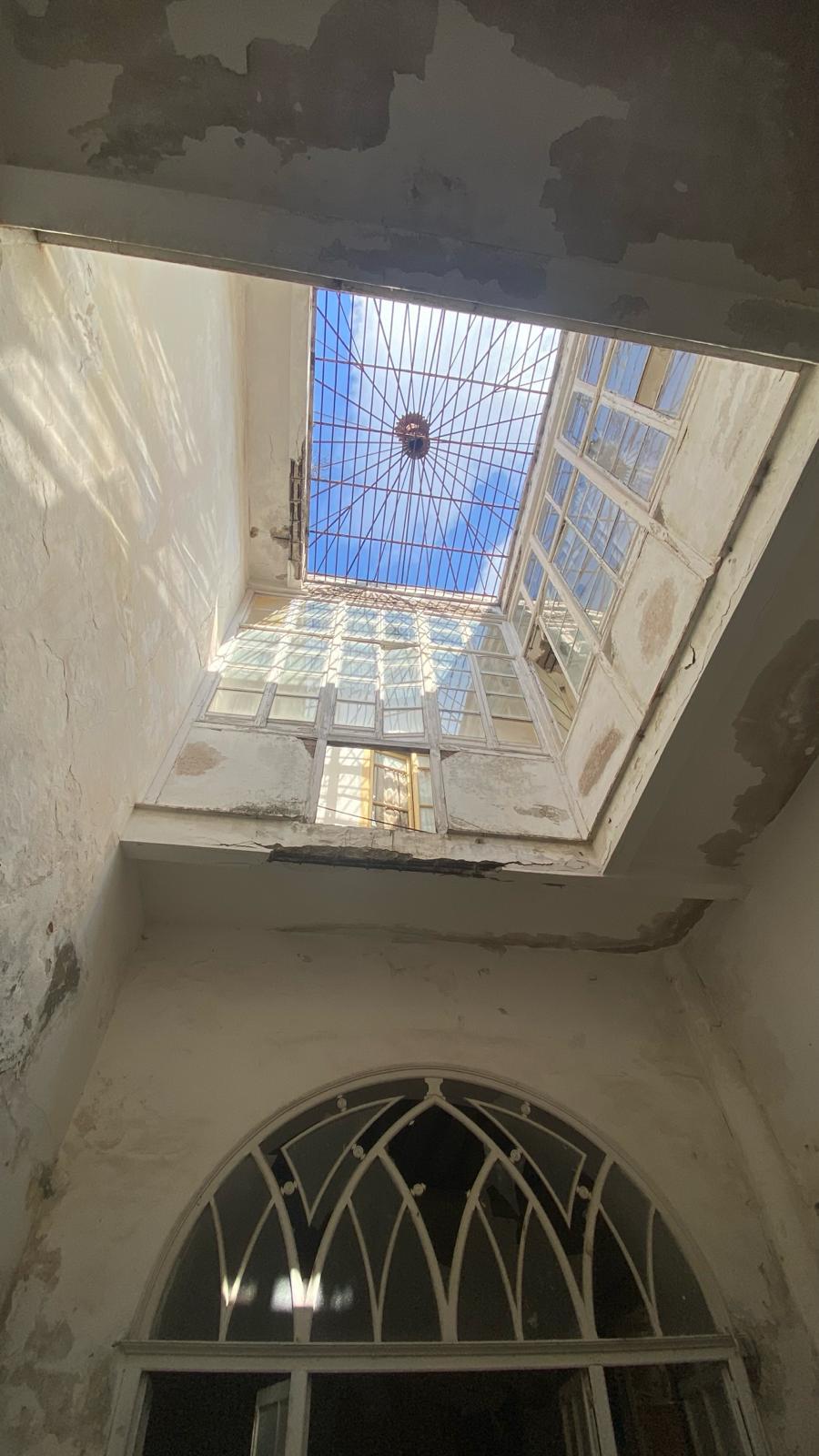 For sale of house in San Fernando