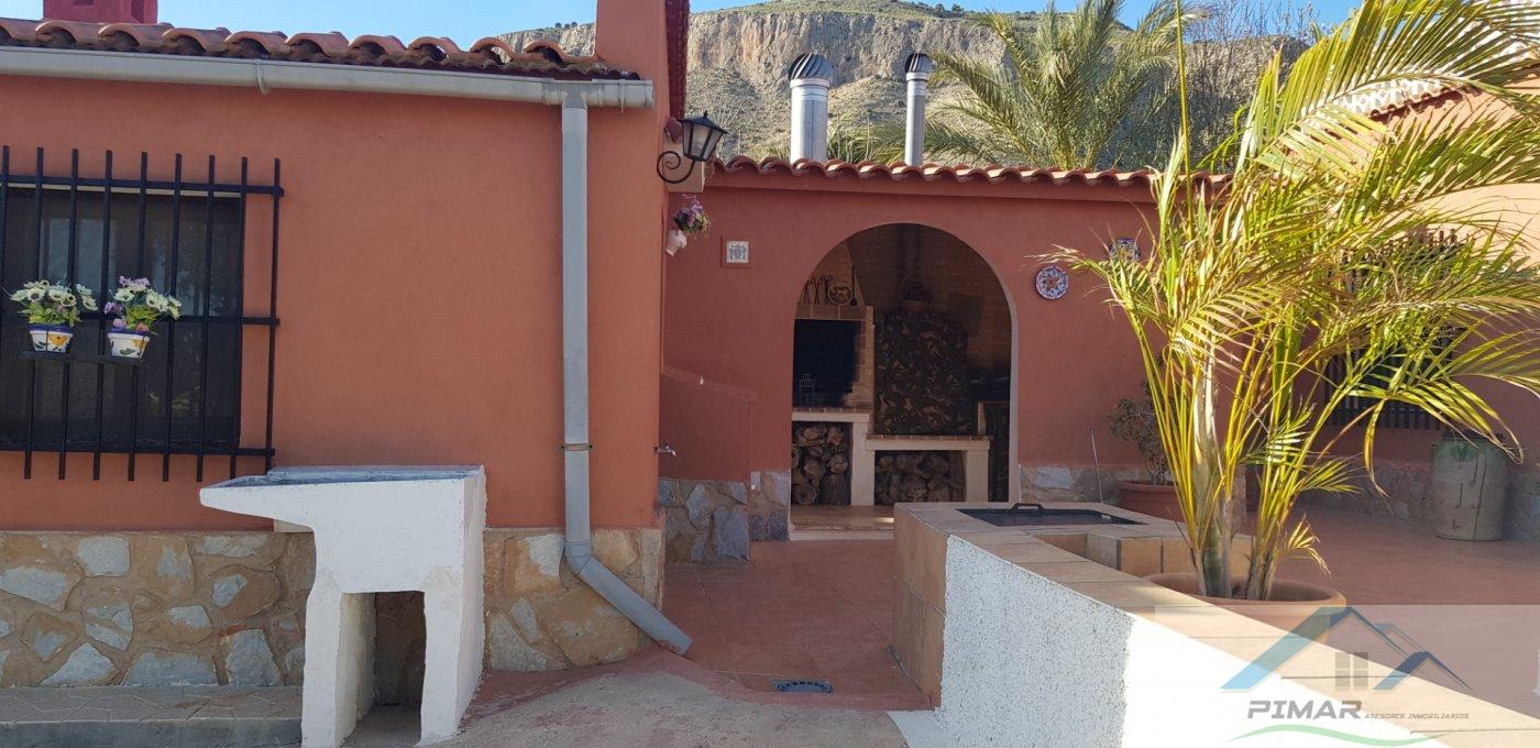 For sale of house in Hondón de las Nieves