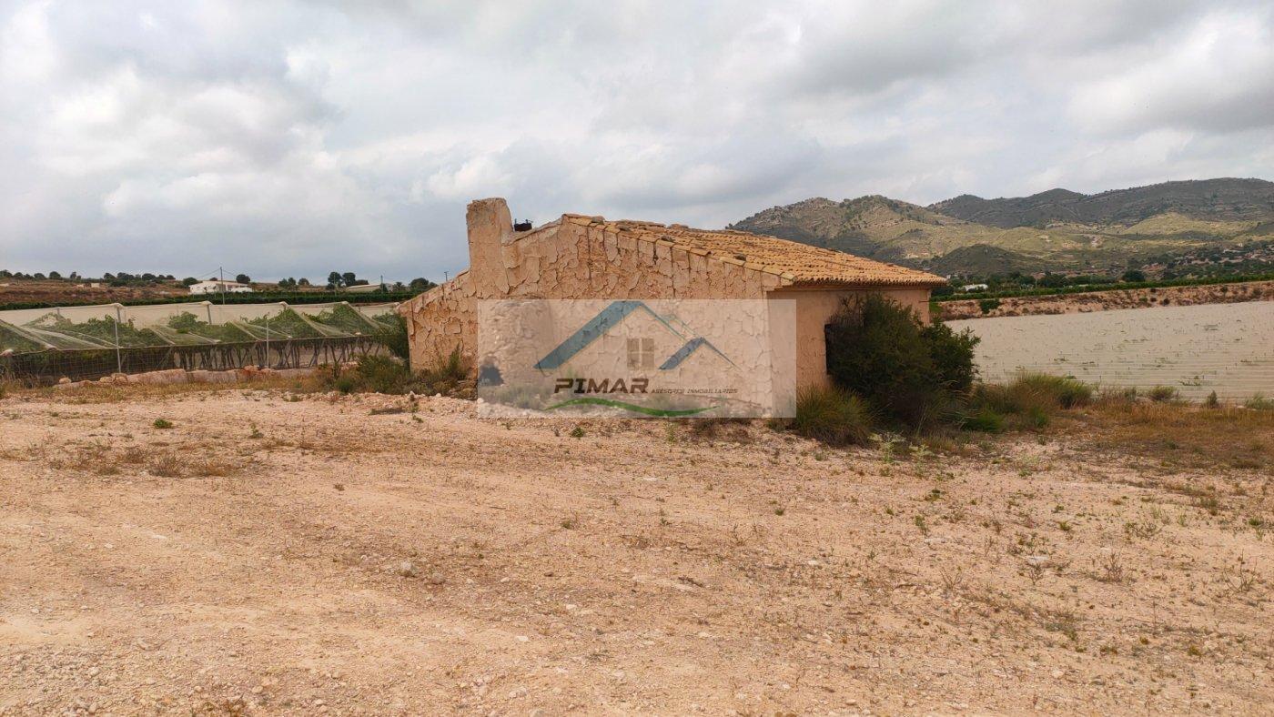 For sale of land in Novelda