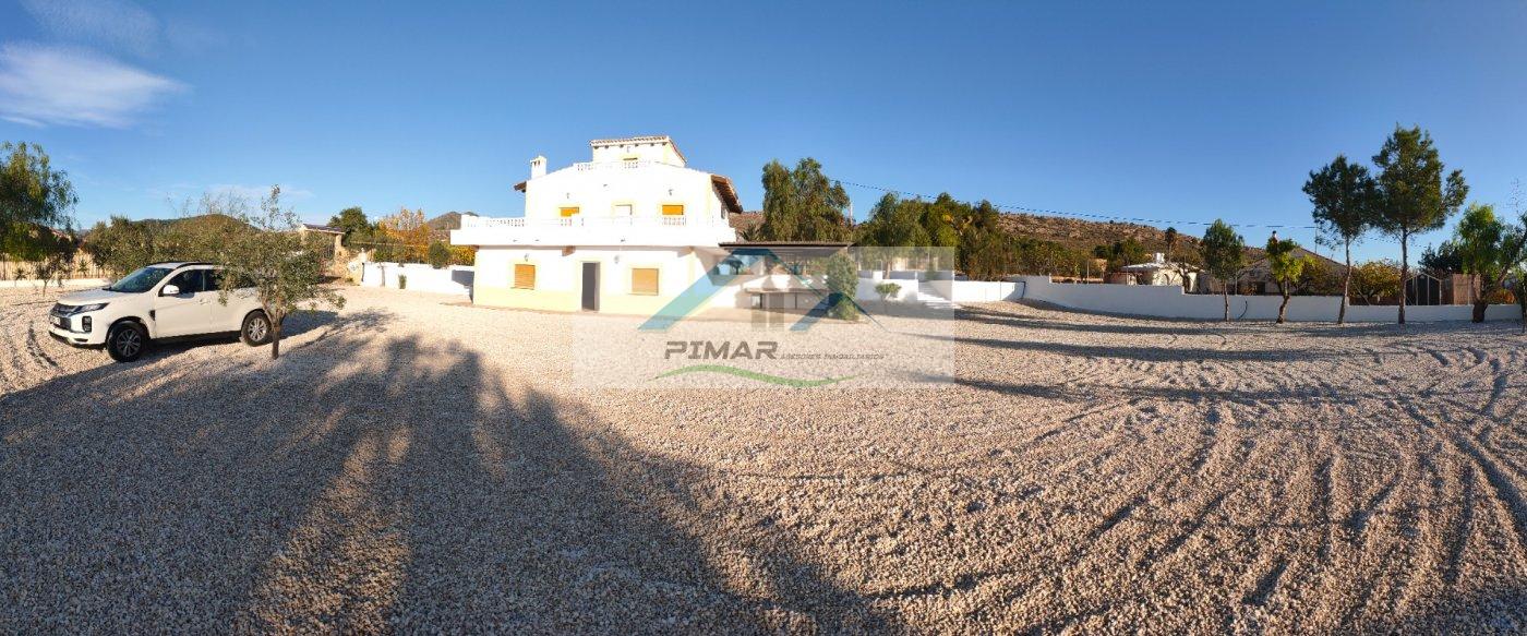 Zu verkaufen von chalet in
 La Romana